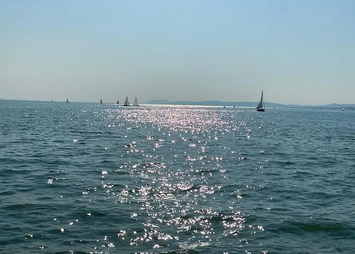 Nyuszifuelhaz Im Weinberg Mit Pool * Mencshely