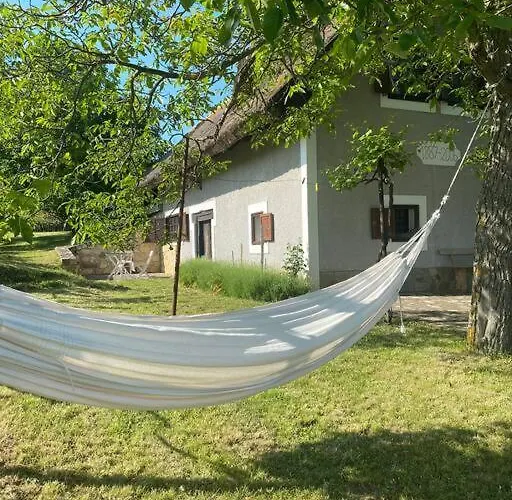 Nyuszifülház Im Weinberg Mit Pool *