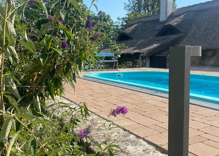 Nyuszifuelhaz Im Weinberg Mit Pool בית נופש